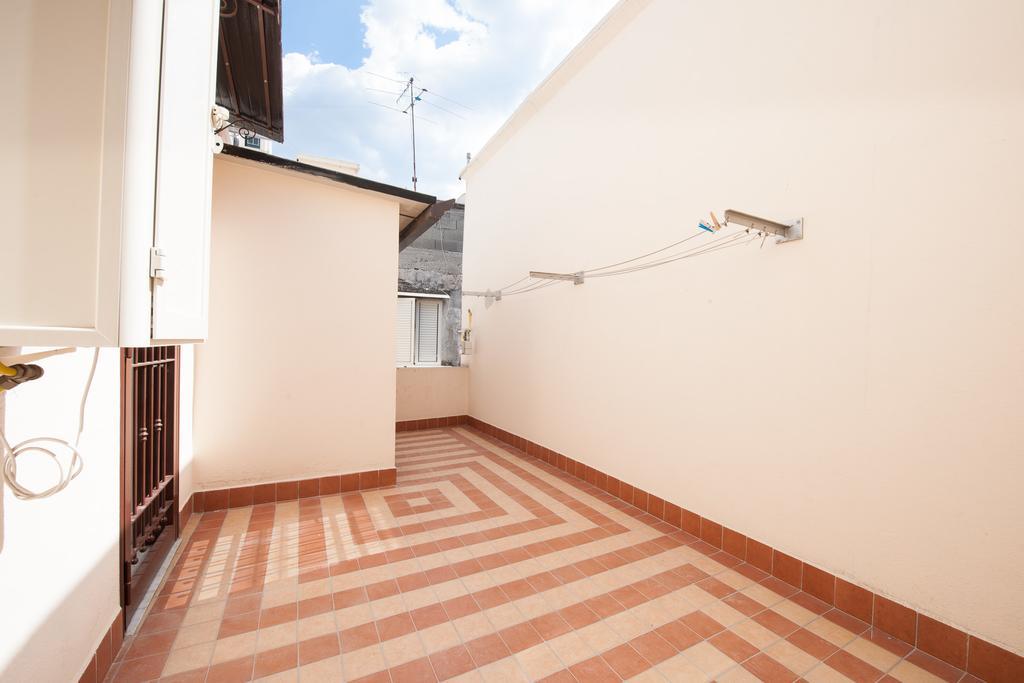 Tribunali F - Bh 51 Neapel Exterior foto